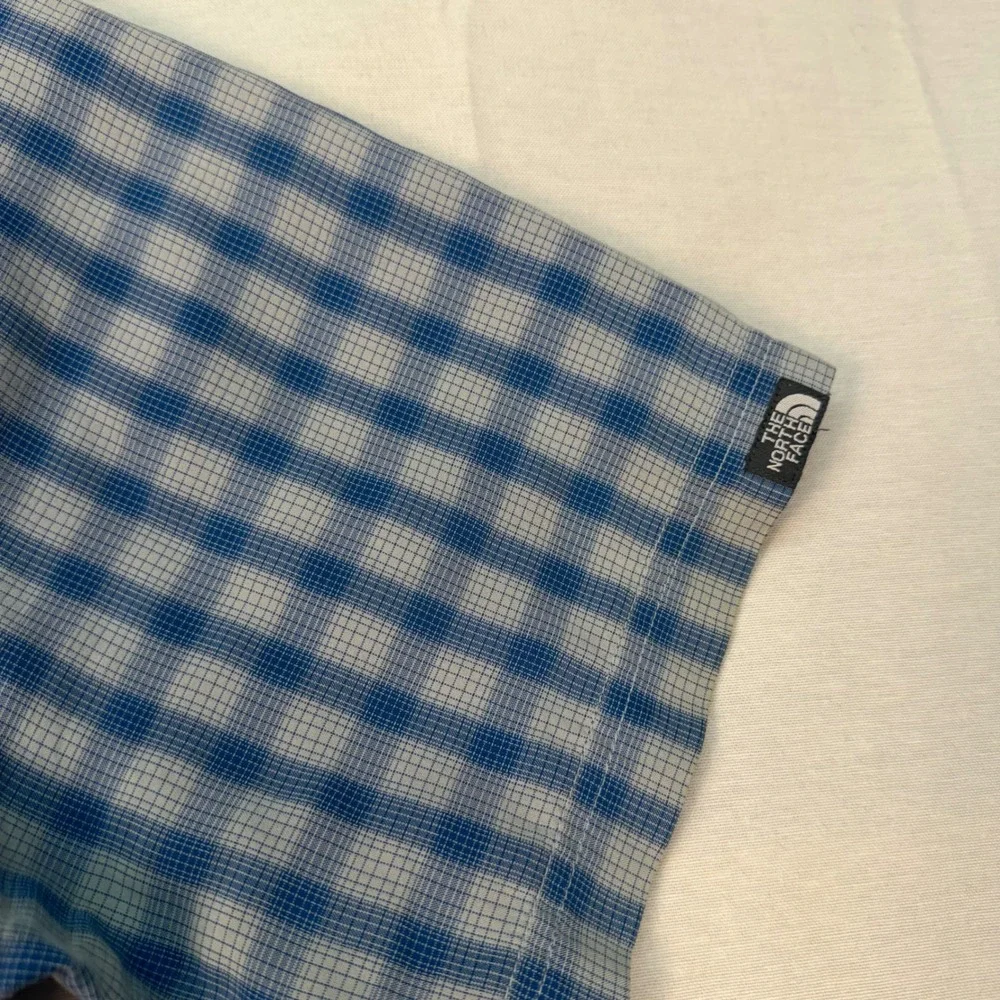 The North Face Mens Blue Plaid Short Sleeve Hiking Shirt Medium Modal Blend